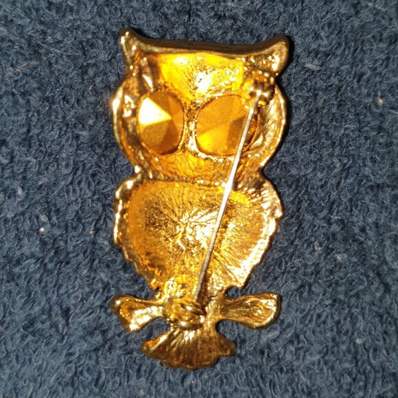 ✨ 1.75’’ Vintage Elegance Blue Crystal Gold Tone Owl Brooch ✨ - Picture 8 of 12